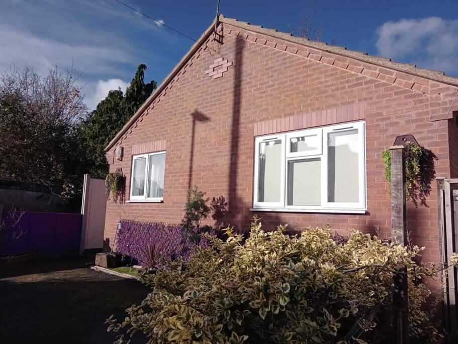 Cosy Bungalow In A Handy Location 마켓하보로 외부 사진